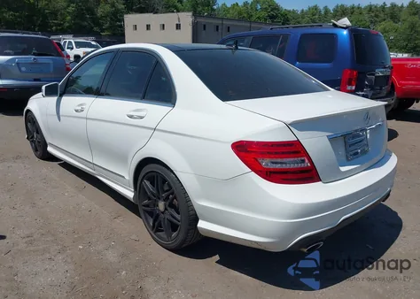 2013 Mercedes-Benz C 300 Luxury 4Matic/Sport 4Matic from USA, damaged, VIN WDDGF8AB4DR254152